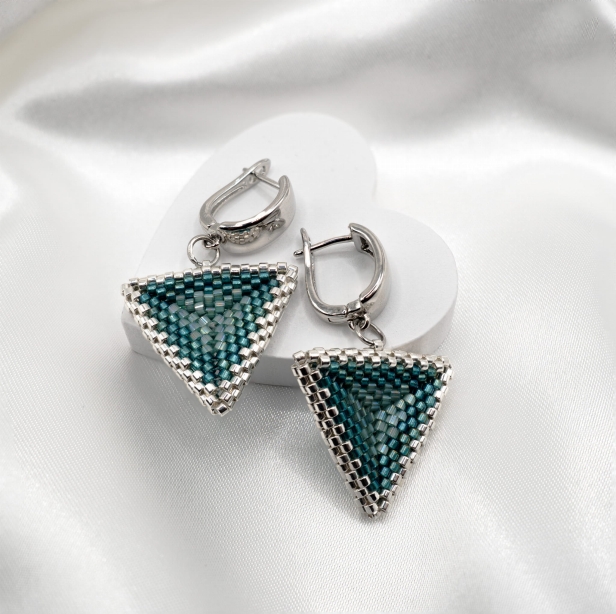 Kolczyki handmade z koralików Miyuki w odcieniach turkusu i srebra – kolekcja Blask Barw